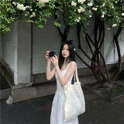 布劳涅森林的女人们